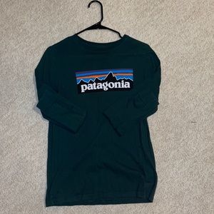 Green Patagonia long sleeve
